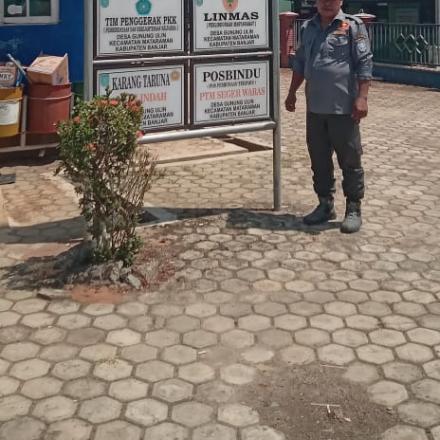 Linmas Desa Gunung Ulin Aktif dalam Menjaga Kemanan dan Ketertiban Lingkungan 
